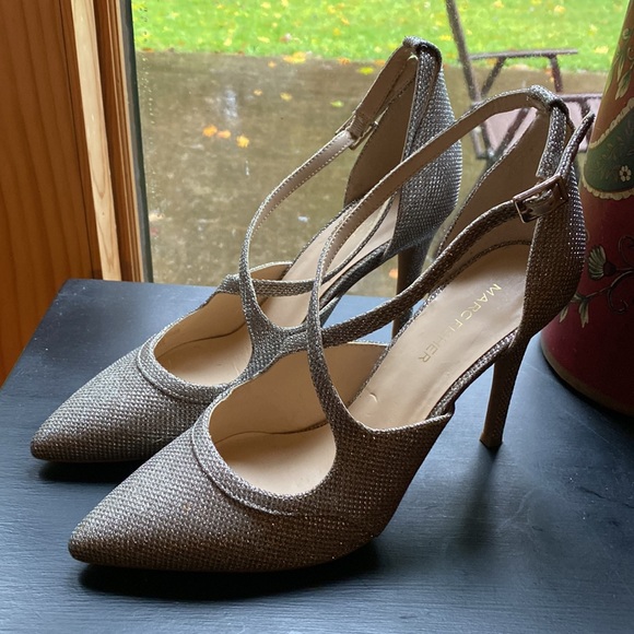 MARC FISHER Metallic strap stiletto size 9 - Picture 3 of 6